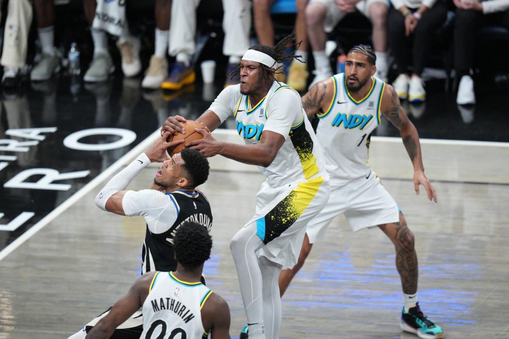 西部排名再度变动：火箭书写NBA传奇，独行侠喜获良机，三队排名互换.